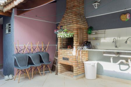 Casa à venda com 139m², 4 quartos e 2 vagasÁrea comum