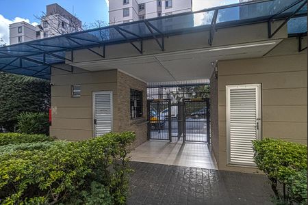 Apartamento à venda com 65m², 2 quartos e 1 vagaFachada e portaria