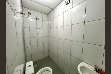 Casa para alugar com 440m², 3 quartos e 2 vagasBanheiro 1