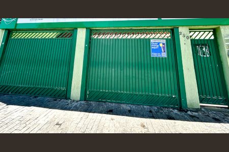 Casa para alugar com 440m², 3 quartos e 2 vagasPlaca instalada na fachada do imóvel 