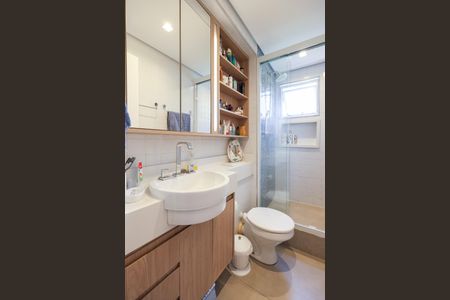 Apartamento à venda com 128m², 3 quartos e 2 vagas Apartamento à venda com 128m², 3 quartos e 2 vagasBanheiro da Suíte 1