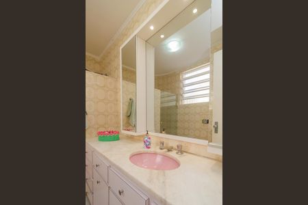 Casa à venda com 400m², 4 quartos e 4 vagasBanheiro da Suíte