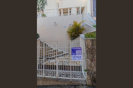 Casa à venda com 400m², 4 quartos e 4 vagasFachada