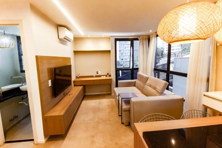 Sala de casa de condomínio para alugar com 2 quartos, 89m² em Real Parque, São Paulo