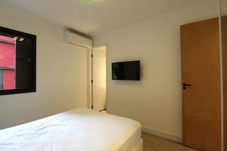 Suíte de apartamento para alugar com 3 quartos, 90m² em Vila Olímpia, São Paulo