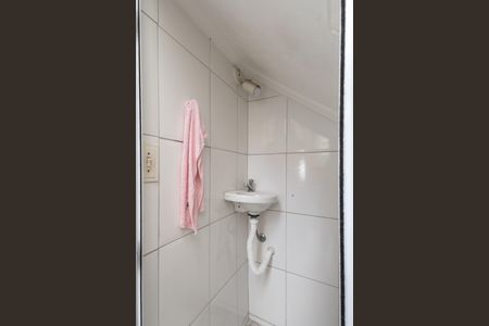 Casa à venda com 100m², 2 quartos e 1 vagaLavabo