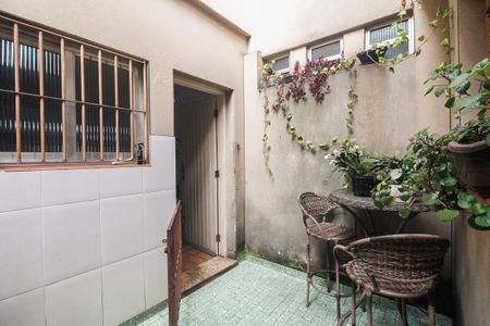 Casa à venda com 137m², 2 quartos e 1 vaga Casa à venda com 137m², 2 quartos e 1 vagaQuintal