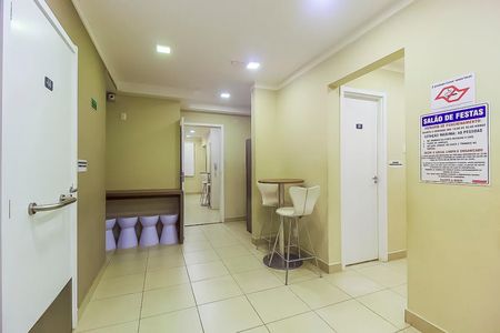 Apartamento para alugar com 41m², 2 quartos e sem vaga Apartamento para alugar com 41m², 2 quartos e sem vagaÁrea comum - Salão de festas