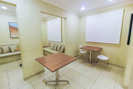 Apartamento para alugar com 41m², 2 quartos e sem vaga Apartamento para alugar com 41m², 2 quartos e sem vagaÁrea comum - Salão de festas