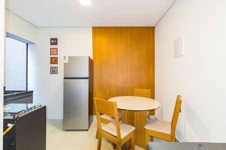 Cozinha de apartamento para alugar com 2 quartos, 40m² em Quarta Parada, São Paulo