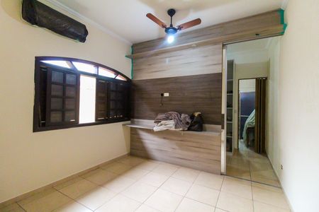 Casa à venda com 250m², 3 quartos e 4 vagasSuíte