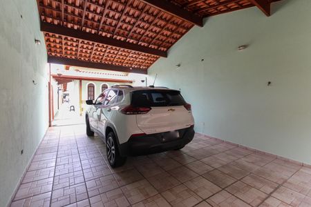 Casa à venda com 250m², 3 quartos e 4 vagas Casa à venda com 250m², 3 quartos e 4 vagasGaragem