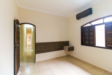 Casa à venda com 250m², 3 quartos e 4 vagasSuíte