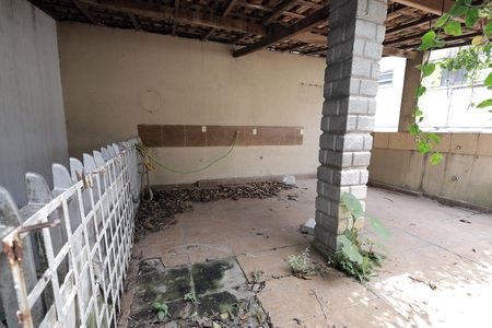 Casa à venda com 200m², 6 quartos e 1 vagaÁrea de Serviço