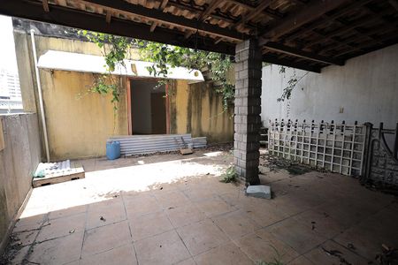 Casa à venda com 200m², 6 quartos e 1 vagaÁrea de Serviço