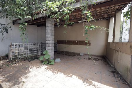 Casa à venda com 200m², 6 quartos e 1 vagaÁrea de Serviço