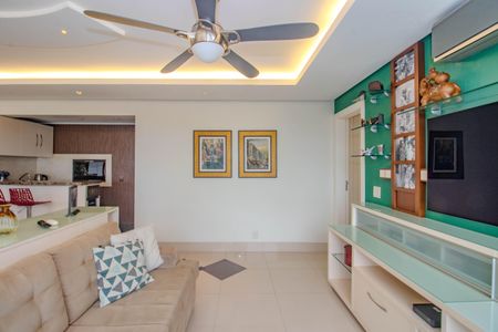 Sala de apartamento à venda com 3 quartos, 157m² em Rio Branco, Porto Alegre