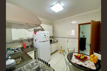 Apartamento para alugar com 100m², 2 quartos e 2 vagas Apartamento para alugar com 100m², 2 quartos e 2 vagasCozinha