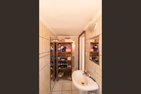 Casa à venda com 140m², 3 quartos e 2 vagasEdícula - Banheiro 