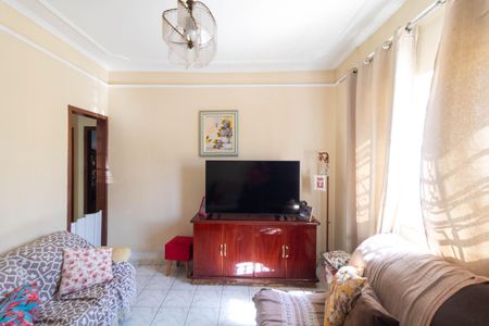 Casa à venda com 140m², 3 quartos e 2 vagasSala