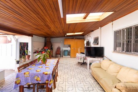 Casa à venda com 140m², 3 quartos e 2 vagasChurrasqueira