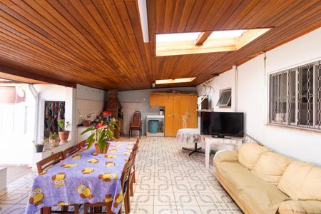 Casa à venda com 140m², 3 quartos e 2 vagasChurrasqueira