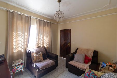 Casa à venda com 140m², 3 quartos e 2 vagasSala