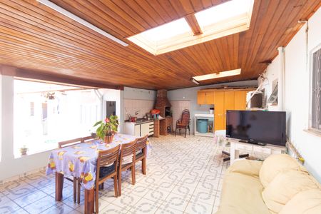 Casa à venda com 140m², 3 quartos e 2 vagasChurrasqueira