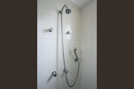 Apartamento para alugar com 142m², 3 quartos e 2 vagasChuveiro do Banheiro da Suíte 1