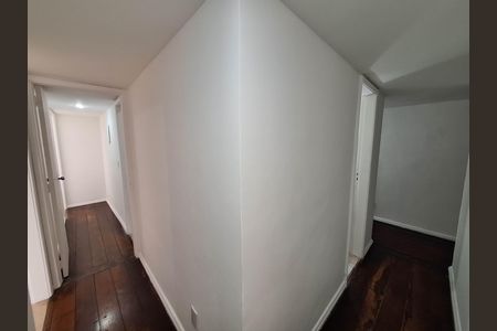 Corredor de apartamento para alugar com 3 quartos, 112m² em Santa Rosa, Niterói