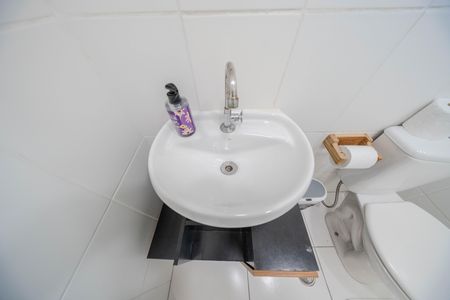 Banheiro de kitnet/studio para alugar com 1 quarto, 25m² em Centro Histórico de São Paulo, São Paulo