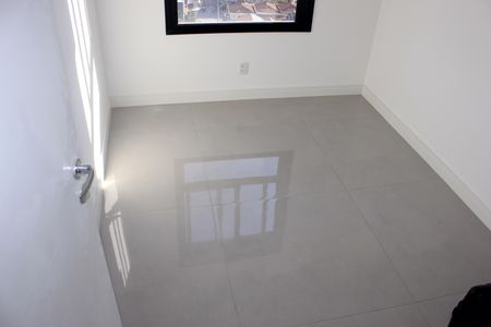 Apartamento à venda com 71m², 2 quartos e 1 vagaQuarto