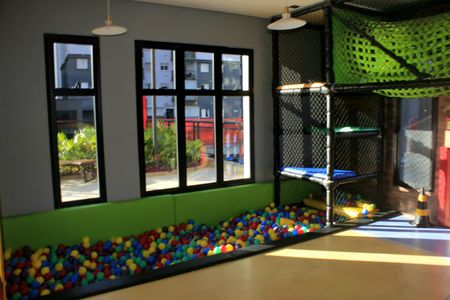 Apartamento à venda com 71m², 2 quartos e 1 vagaÁrea comum