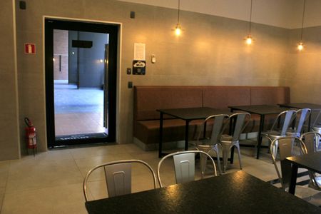 Apartamento à venda com 71m², 2 quartos e 1 vagaÁrea comum