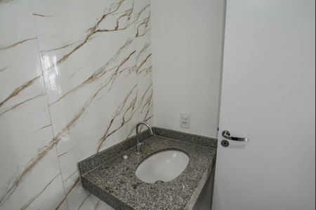Apartamento à venda com 46m², 2 quartos e 1 vaga Apartamento à venda com 46m², 2 quartos e 1 vagaBanheiro