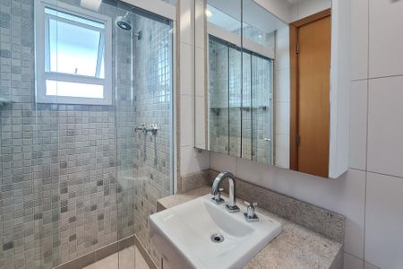 Apartamento à venda com 130m², 3 quartos e 4 vagasBanheiro da Suíte 2