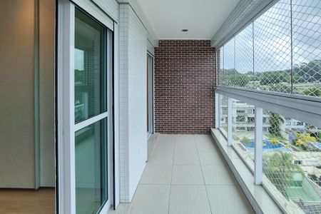 Apartamento à venda com 130m², 3 quartos e 4 vagasVaranda da suíte 1 e 2