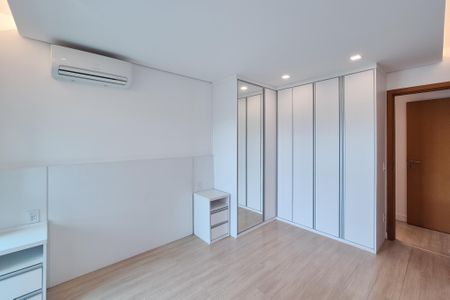 Apartamento à venda com 130m², 3 quartos e 4 vagasSuíte 1