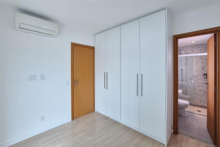 Apartamento à venda com 130m², 3 quartos e 4 vagasSuíte 3