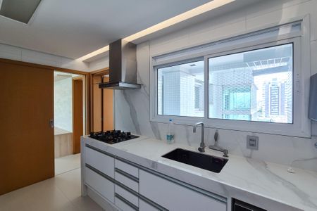 Apartamento à venda com 130m², 3 quartos e 4 vagasCozinha 