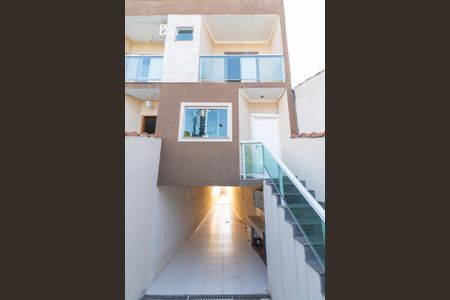Casa para alugar com 150m², 3 quartos e 3 vagas Casa para alugar com 150m², 3 quartos e 3 vagasFachada