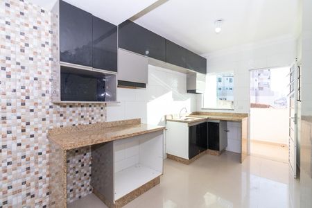 Casa para alugar com 150m², 3 quartos e 3 vagas Casa para alugar com 150m², 3 quartos e 3 vagasCozinha