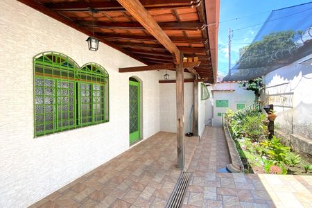 Casa para alugar com 344m², 3 quartos e 2 vagasEntrada