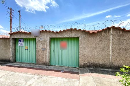 Casa para alugar com 344m², 3 quartos e 2 vagasFachada