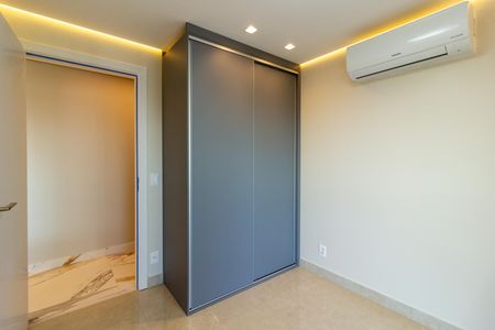 Apartamento à venda com 186m², 4 quartos e 3 vagas Apartamento à venda com 186m², 4 quartos e 3 vagasQuarto