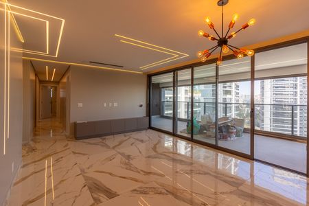 Apartamento à venda com 186m², 4 quartos e 3 vagas Apartamento à venda com 186m², 4 quartos e 3 vagasSala/Cozinha
