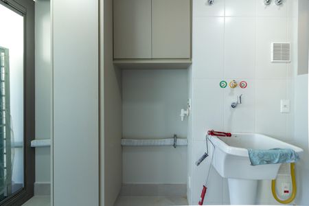 Apartamento à venda com 186m², 4 quartos e 3 vagas Apartamento à venda com 186m², 4 quartos e 3 vagasÁrea de Serviço