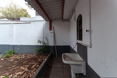 Casa à venda com 330m², 2 quartos e 2 vagas Casa à venda com 330m², 2 quartos e 2 vagasÁrea de Serviço