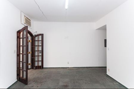 Casa à venda com 330m², 2 quartos e 2 vagas Casa à venda com 330m², 2 quartos e 2 vagasSuíte 1