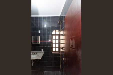 Casa à venda com 330m², 2 quartos e 2 vagas Casa à venda com 330m², 2 quartos e 2 vagasBanheiro da Suíte 2